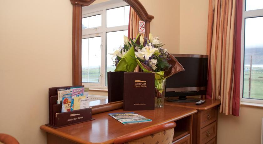 Achill Cliff House Hotel & Restaurant Keel  Екстериор снимка